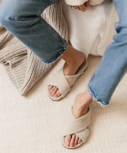 Cabin Crossover Sandal