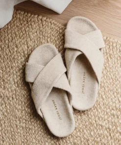 Cabin Crossover Sandal