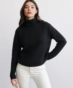 Cropped Turtleneck