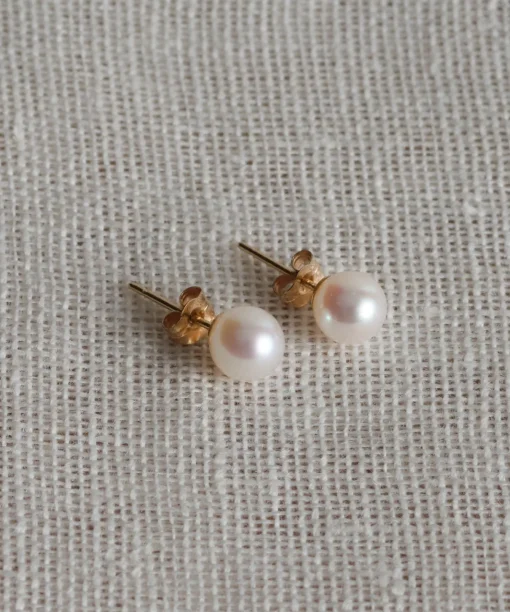 Medium Loren Pearl Studs