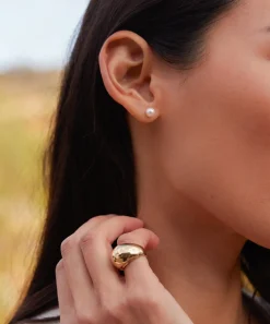Medium Loren Pearl Studs