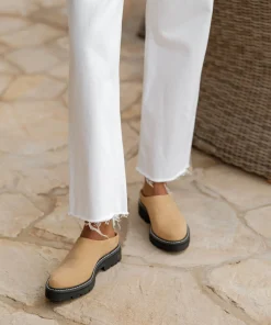 Oiled Leather Lug Sole Mule