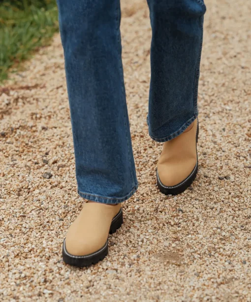 Oiled Leather Lug Sole Mule