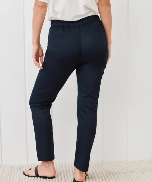 Weekender Slim Trouser